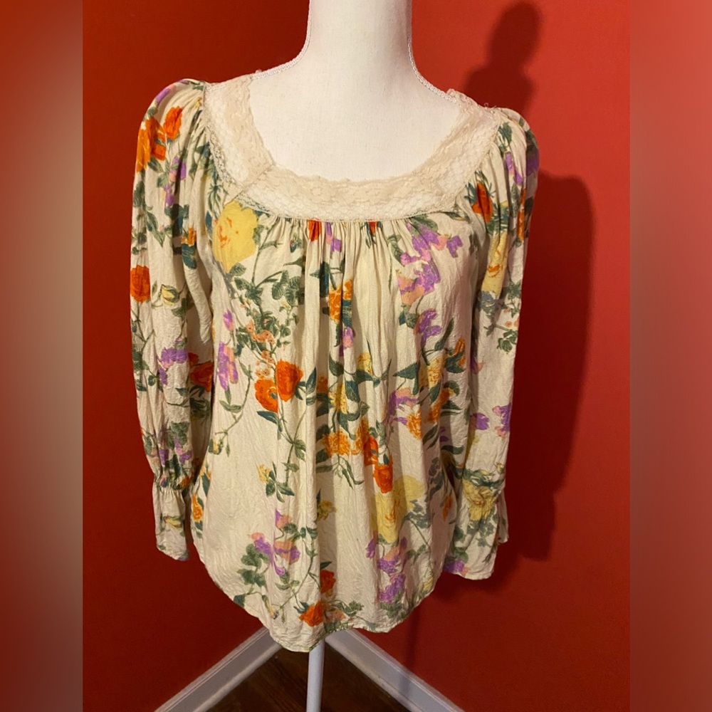 Floral scoop neck